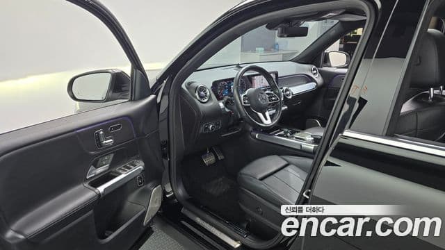 Mercedes-Benz GLB-Class 2021 — Фото 10/20
