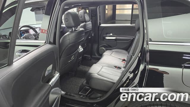 Mercedes-Benz GLB-Class 2021 — Фото 11/20