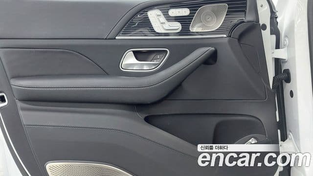 Mercedes-Benz GLS-Class 2025 — Фото 14/18