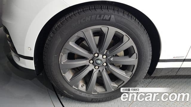 Land Rover Range Rover Velar 2018 — Фото 5/20
