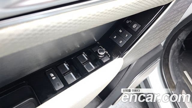 Land Rover Range Rover Velar 2018 — Фото 13/20