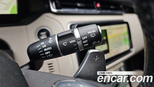 Land Rover Range Rover Velar 2018 — Фото 16/20