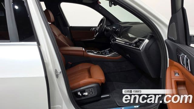BMW X7 2025 — Photo 9/20