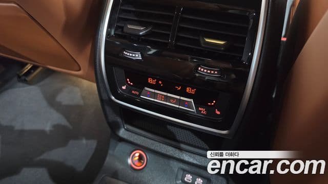 BMW X7 2025 — Photo 16/20