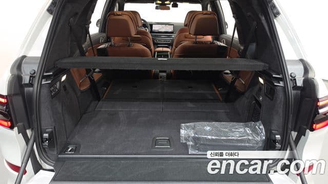 BMW X7 2025 — Photo 2/20