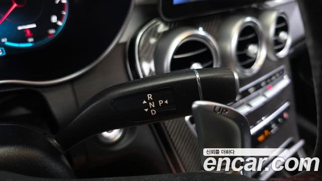 Mercedes-Benz GLC-Class 2020 — Photo 24/32