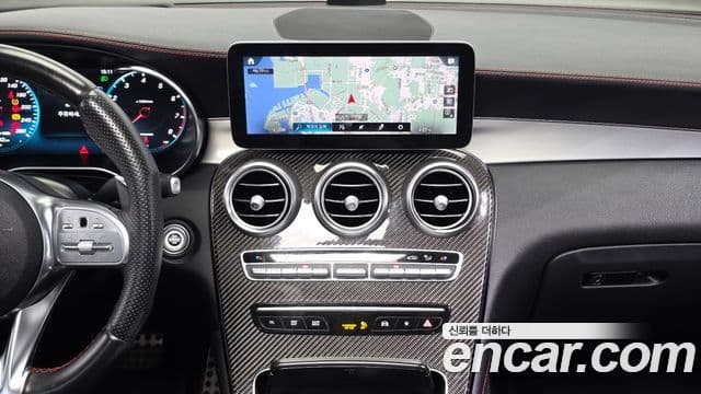Mercedes-Benz GLC-Class 2020 — Photo 15/32