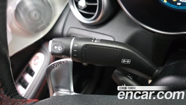 Mercedes-Benz GLC-Class 2020 — Photo 9/32