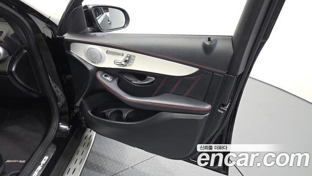 Mercedes-Benz GLC-Class 2020 — Photo 28/32