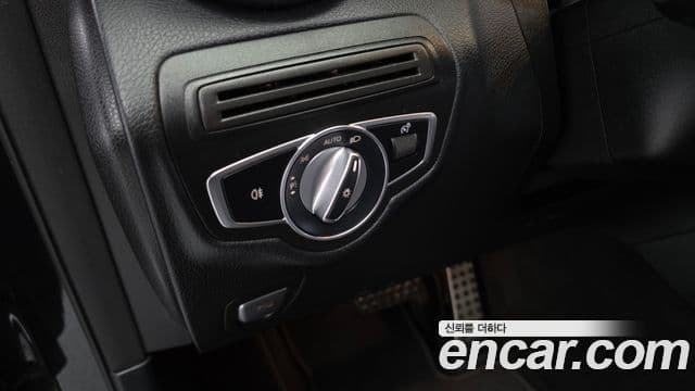 Mercedes-Benz GLC-Class 2020 — Photo 4/32