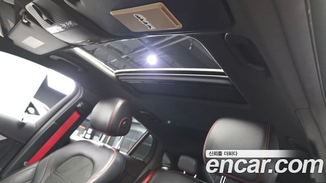 Mercedes-Benz GLC-Class 2020 — Photo 12/32