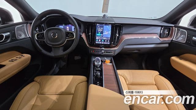 Volvo XC60 2025 — Фото 10/20