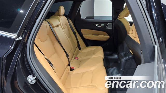 Volvo XC60 2025 — Фото 11/20