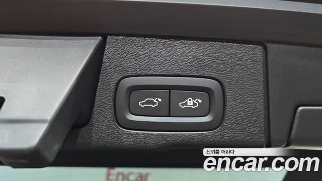 Volvo XC60 2025 — Фото 18/20