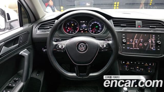 Volkswagen Tiguan 2020 — Фото 12/20