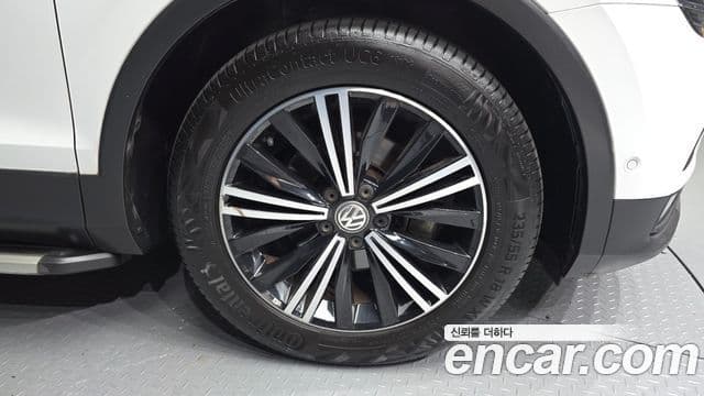 Volkswagen Tiguan 2020 — ფოტო 5/25