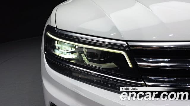 Volkswagen Tiguan 2020 — ფოტო 17/25