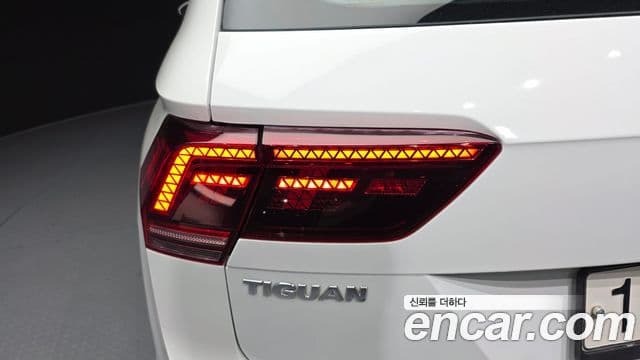 Volkswagen Tiguan 2020 — ფოტო 19/25