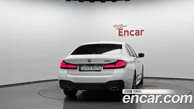 BMW 5 Series 2021 — ფოტო 4/20