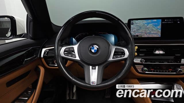 BMW 5 Series 2021 — ფოტო 12/20
