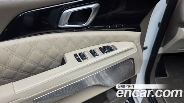 Kia Carnival 2024 — ფოტო 15/40