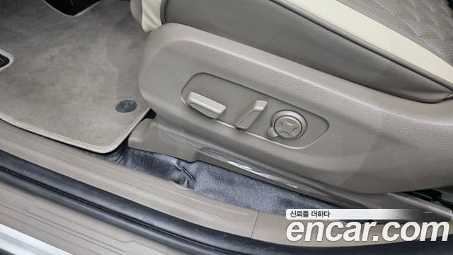 Kia Carnival 2024 — ფოტო 24/40