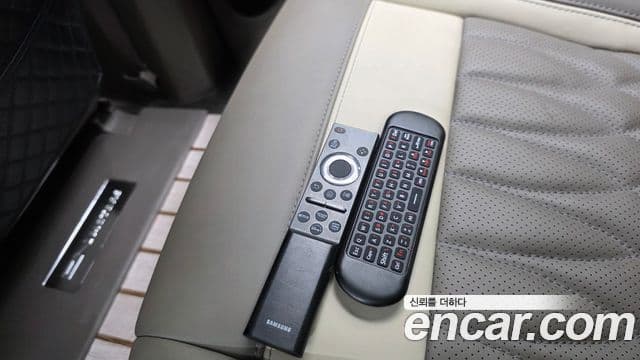 Kia Carnival 2024 — ფოტო 1/40