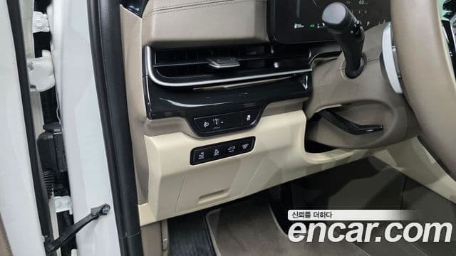Kia Carnival 2024 — ფოტო 30/40