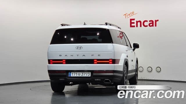 Hyundai Santa Fe 2023 — ფოტო 4/20