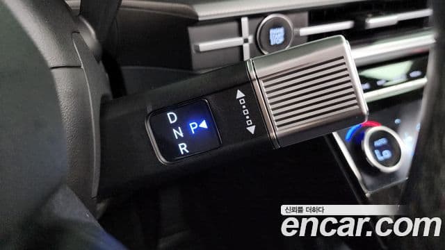 Hyundai Santa Fe 2023 — ფოტო 9/20