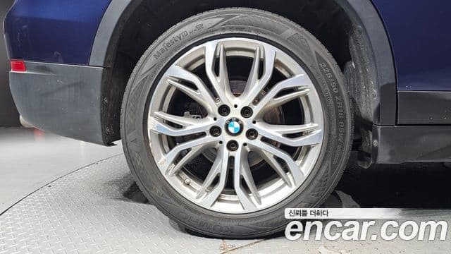 BMW X1 2019 — Photo 3/20