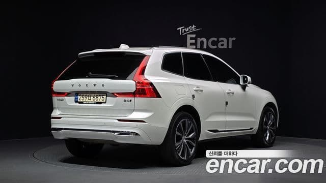 Volvo XC60 2022 — Фото 2/20