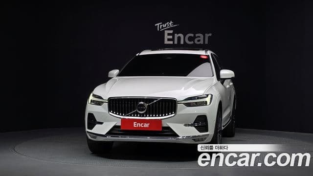 Volvo XC60 2022 — Фото 3/20