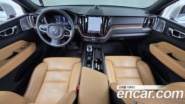 Volvo XC60 2022 — Фото 7/20