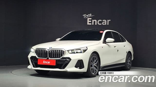BMW 5 Series 2023 — ფოტო 1/20
