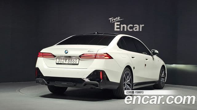 BMW 5 Series 2023 — ფოტო 2/20