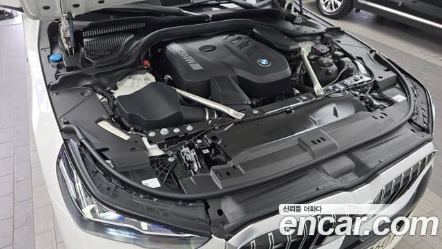 BMW 5 Series 2023 — ფოტო 6/20