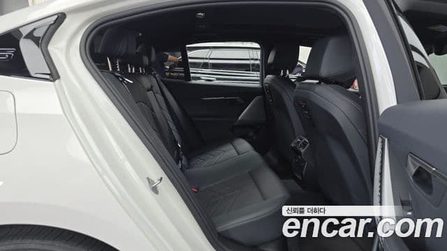 BMW 5 Series 2023 — ფოტო 11/20