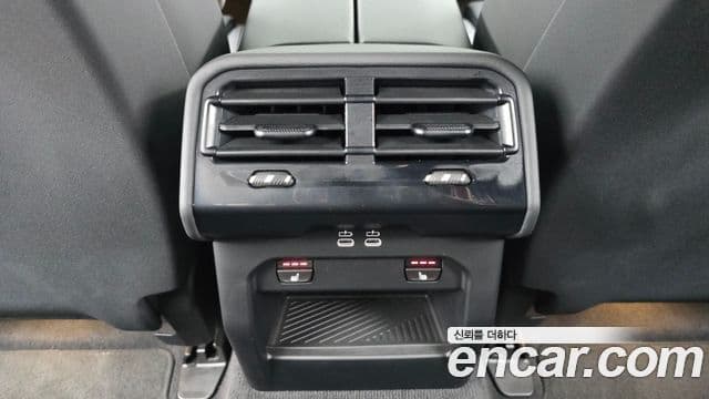 BMW 5 Series 2023 — ფოტო 19/20