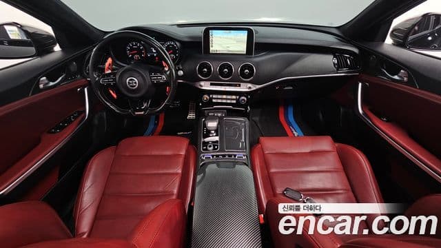 Kia Stinger 2018 — Фото 10/20