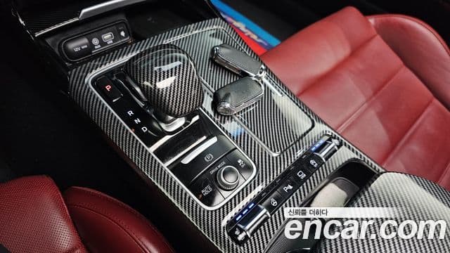 Kia Stinger 2018 — Фото 8/20