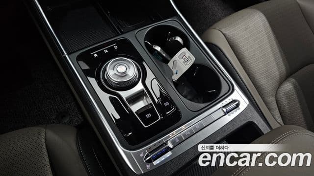 Kia Carnival 2025 — Şəkil 9/20
