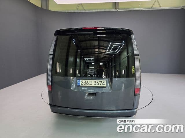 Hyundai Staria 2024 — ფოტო 13/20