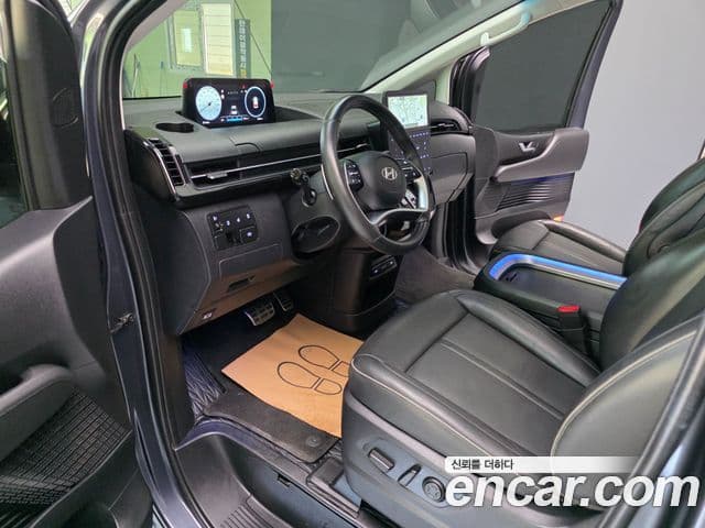 Hyundai Staria 2024 — ფოტო 2/20