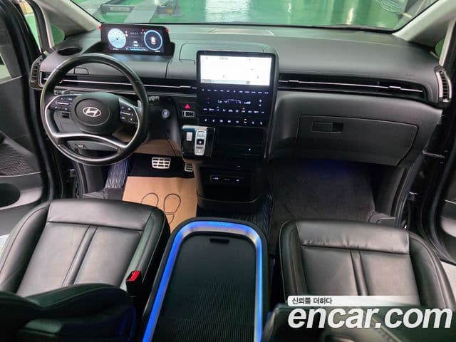 Hyundai Staria 2024 — ფოტო 15/20