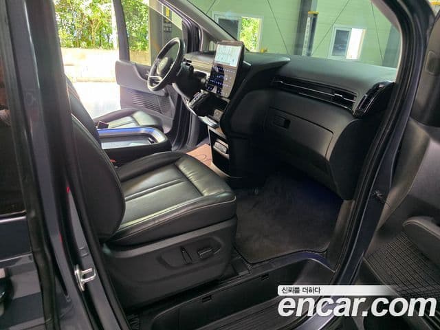 Hyundai Staria 2024 — ფოტო 14/20