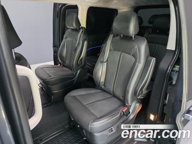 Hyundai Staria 2024 — ფოტო 8/20