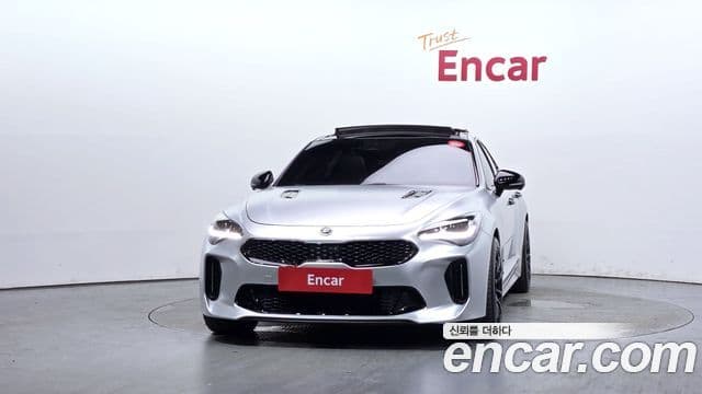 Kia Stinger 2021 — Фото 3/20