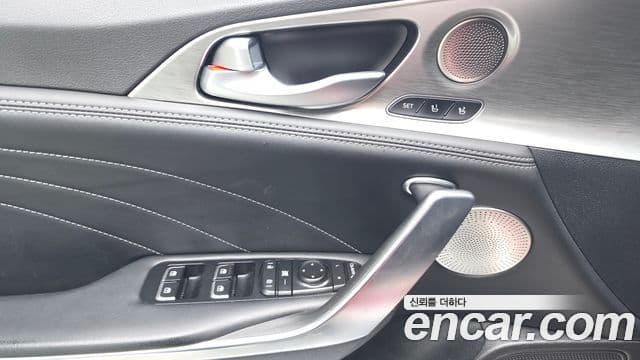 Kia Stinger Meister 2021 — ფოტო 14/35