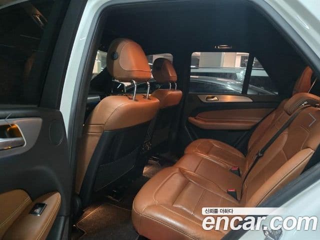Mercedes-Benz GLE-Class 2018 — Şəkil 7/10